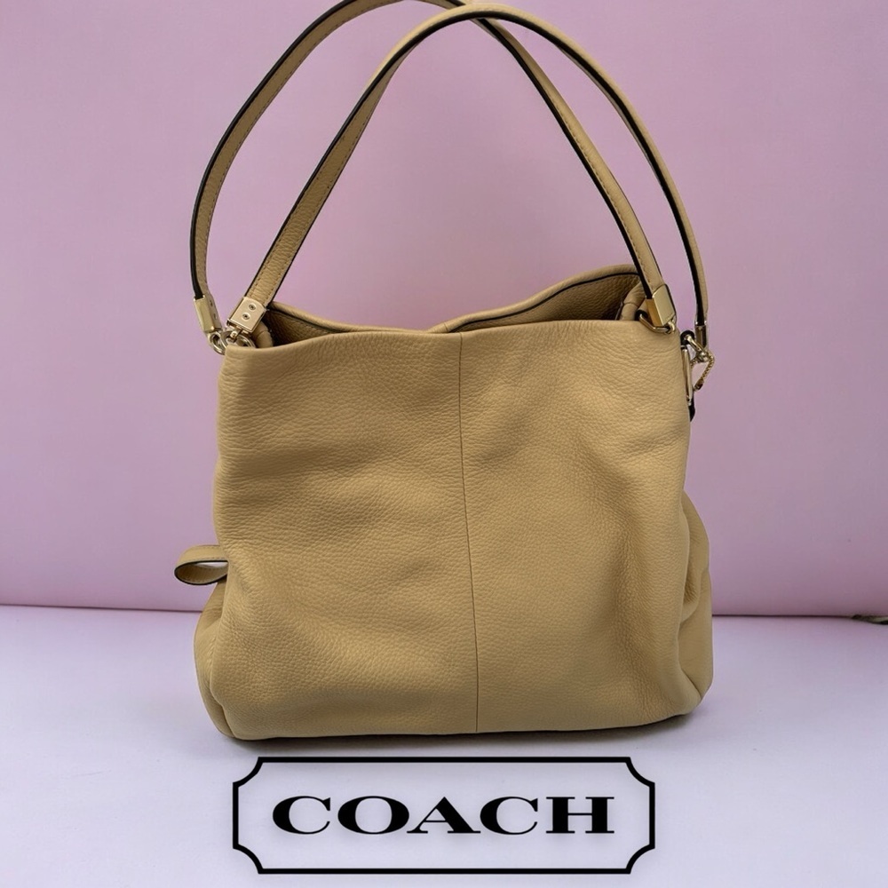 COACH Phoebe Beige Shoulder Bag Preloved​​